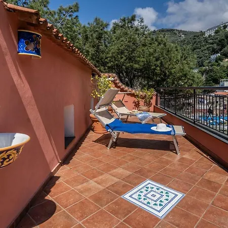 Apartment Domus Le Postali Vico Equense